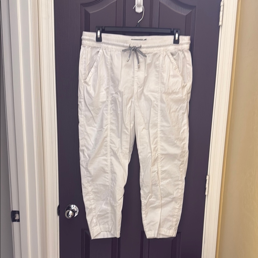 Torrid White Cropped Pants Ankle Length
